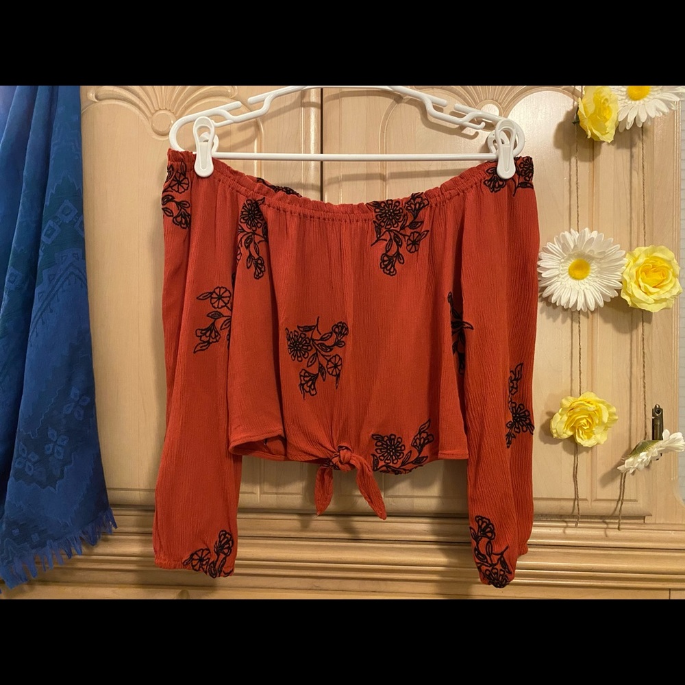 LA Hearts Off Shoulder Crop Top